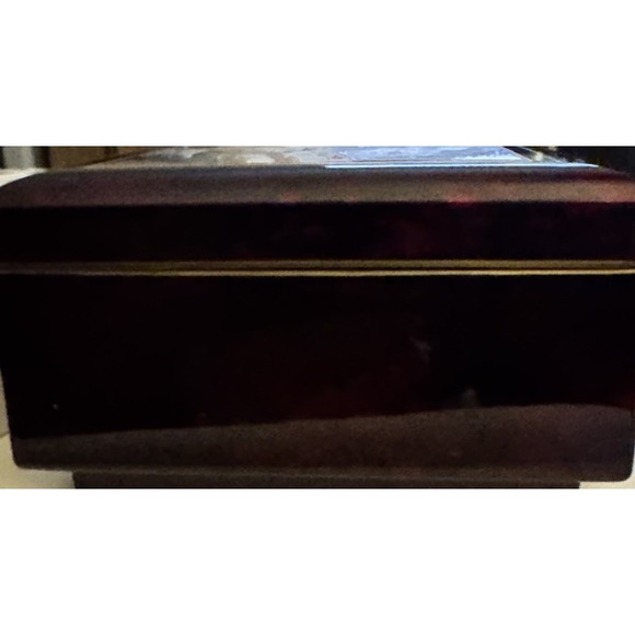 Vintage Japanese Lacquer Music Box Geisha Scene Gold Inlay Made in Japan- Works - Picture 9 of 11